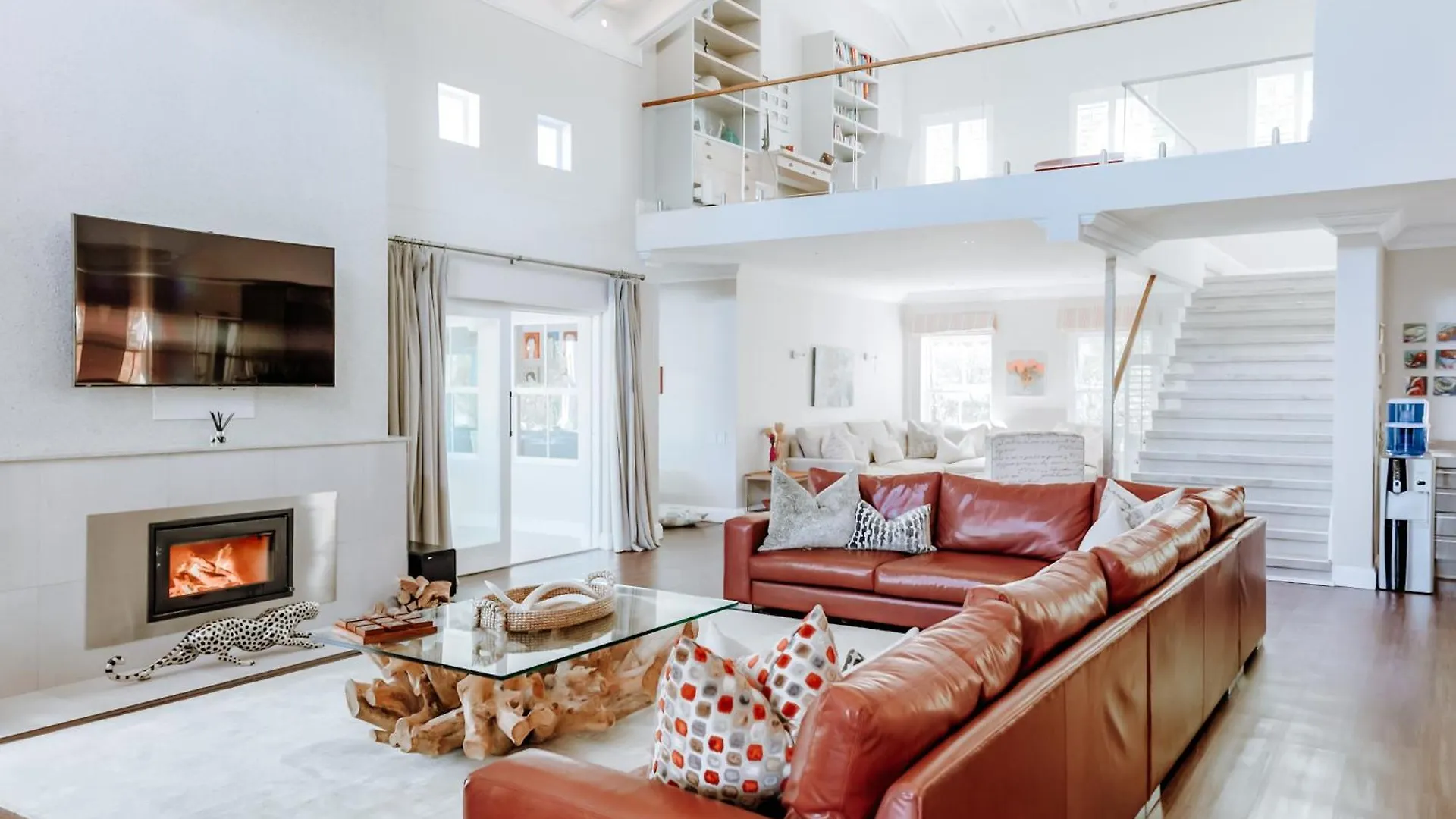 Luxe Family Home With Solar Power In Secure Hout Bay Estate ケープタウン