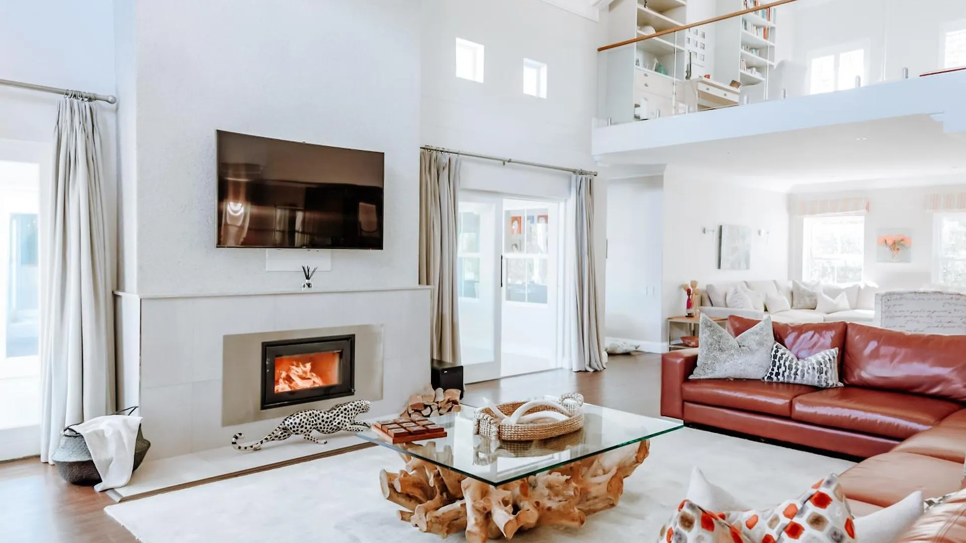 Luxe Family Home With Solar Power In Secure Hout Bay Estate ケープタウン